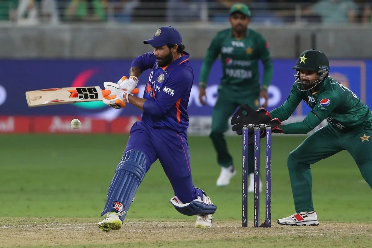 IND vs PAK: जडेजा-हार्दिक की जोड़ी ने पाकिस्तान के छुड़ाएं छक्के, 5 विकेट से अपने नाम किया मैच