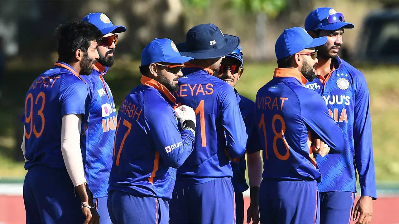 अगले वर्ल्ड कप के लिए BCCI इन खिलाड़ियों पर चलाएगी कैंची, इन सीनियर प्लेयर्स की होगी T20 से छुट्टी?