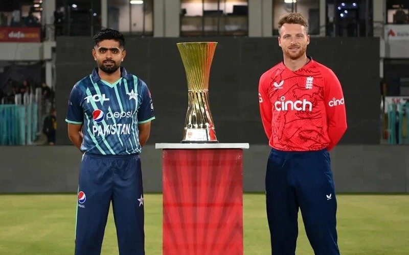 PAK vs ENG : इंग्लैंड के सिर पर सजा टी 20 वर्ल्ड कप की जीत का ताज, बेन स्टोक्स की तूफानी आंधी में उड़ा पाकिस्तान