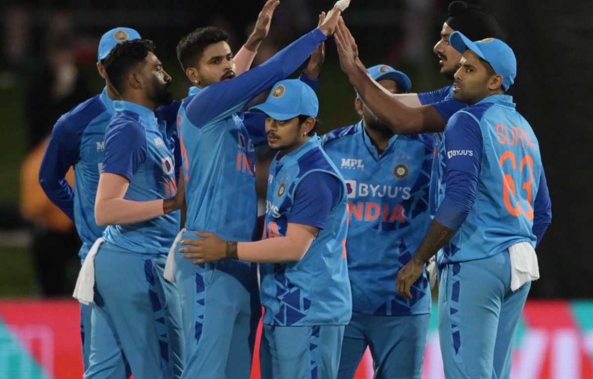 NZ vs IND: हार्दिक पांड्या की तूफानी पारी ने रखी भारतीय टीम की लाज, DLS नियम के तहत टाई हुआ मुकाबला भारत को मिली जीत