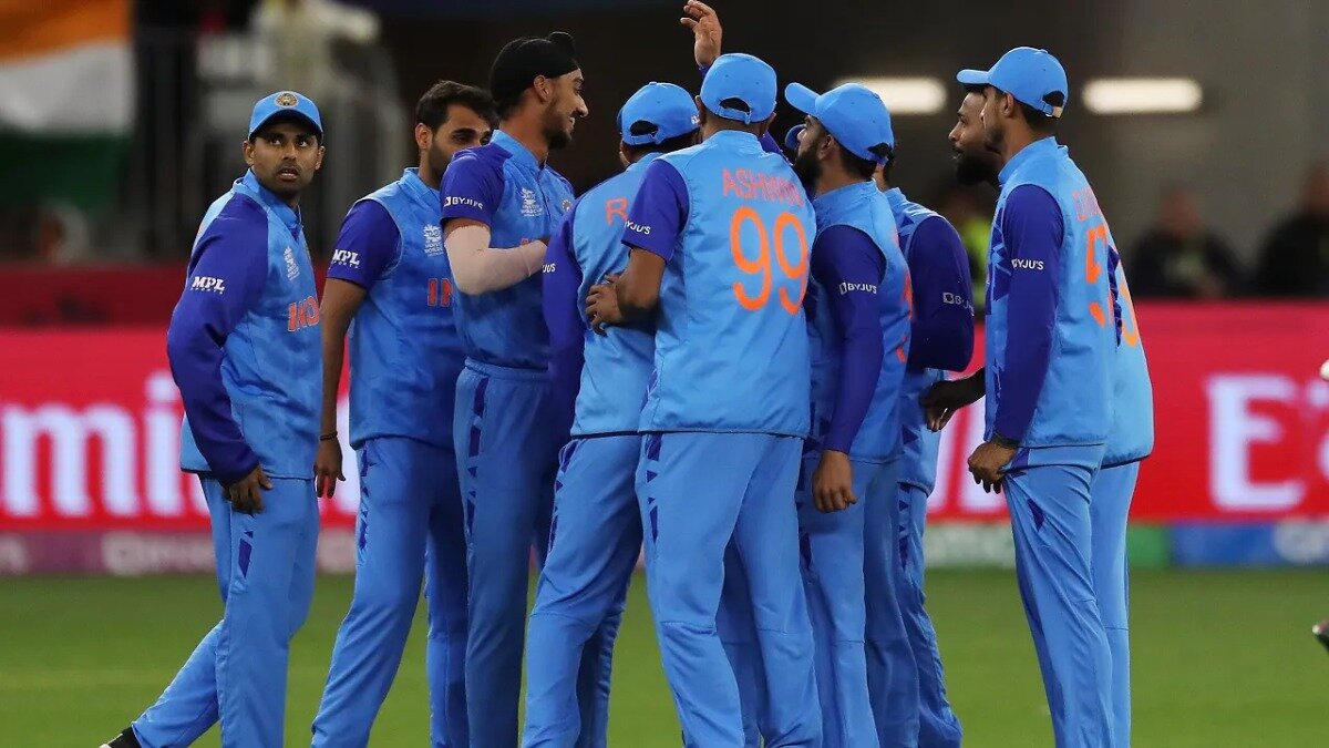 IND vs ENG: टीम इंडिया के लिए नासूर बनता जा रहा है ये खिलाड़ी, टी20 वर्ल्ड कप के बाद लग सकता है करियर पर ताला