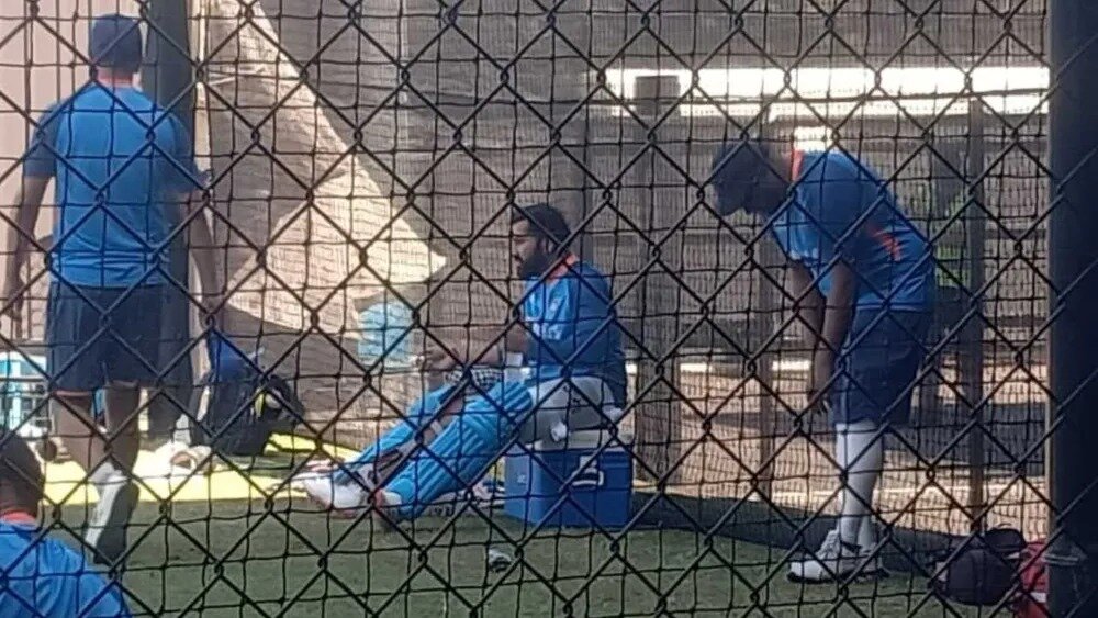 इंग्लैंड के खिलाफ सेमीफाइनल खेलने से पहले चोटिल हुए रोहित शर्मा, सामने आई तस्वीरें