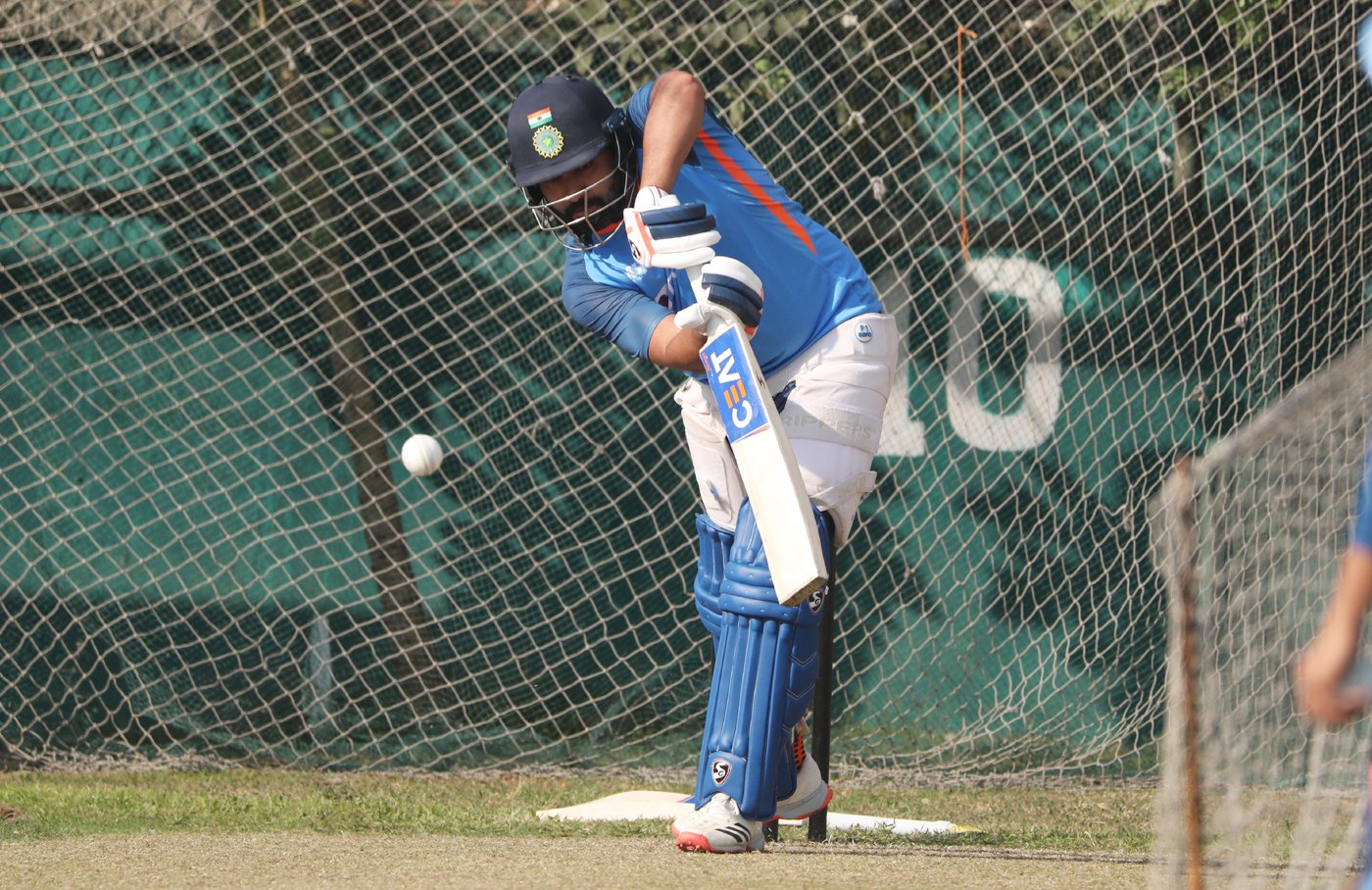 IND vs BAN: ढाका में टीम इंडिया के खिलाड़ियों ने जमकर बहाया जमकर पसीना, कोच राहुल द्रविड़ भी दिखाई दिए साथ