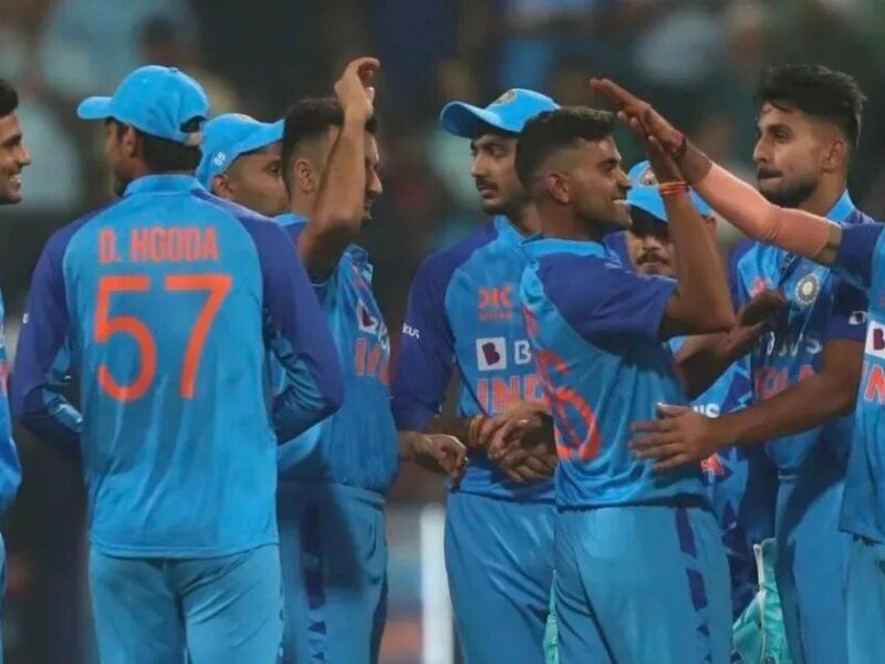 श्रीलंका सीरीज के साथ ही खत्म हुआ टीम इंडिया के इस गेंदबाज का करियर, खिलाड़ी की जगह पर मंडरा रहे है खतरे के बादल