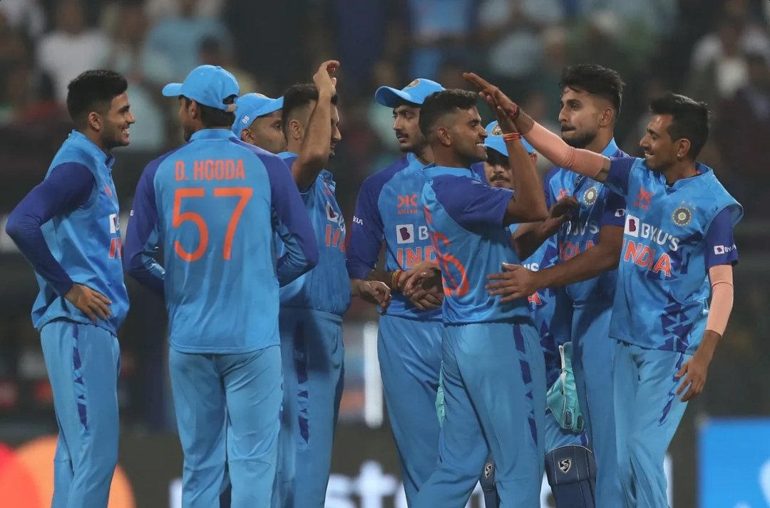 IND vs SL: शिवम-उमरान की गेंदबाजी ने उड़ाए श्री लंकाई गेंदबाजों के परखच्चे, भारत ने सीरीज में बनाई बढ़त