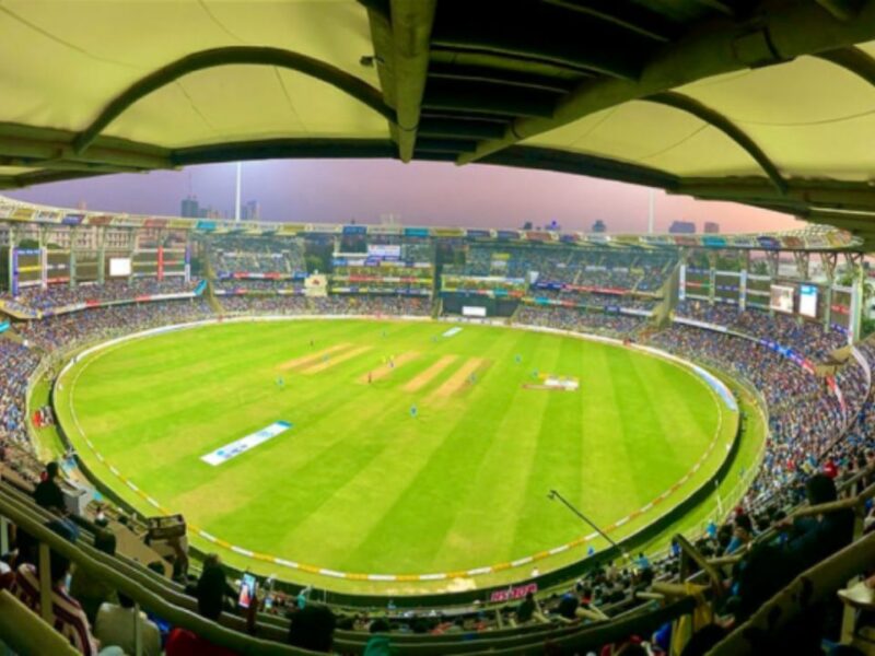MI VS DC : इस स्टेडियम में खेला जाएगा मुंबई और दिल्ली के बीच मुकाबला, जाने कैसा होगा पिच और मौसम का मिजाज