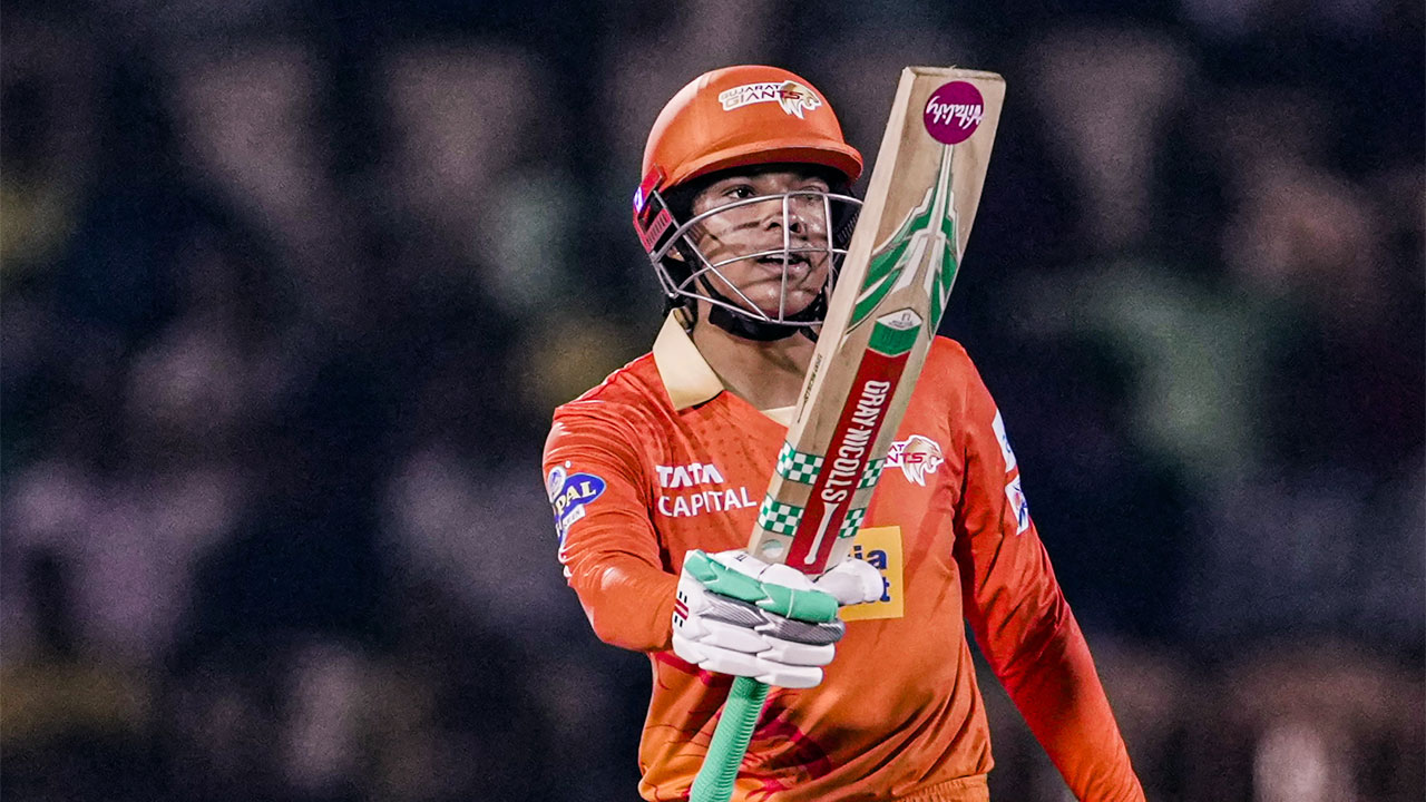 RCB VS GG : "थोड़ा कठिन और आगे बढ़ो और एक अंक... " Sophia Dunkley को मिला MOM का ख़िताब