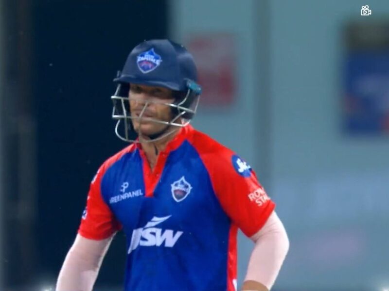 गुजरात के आगे ढेर हुई दिल्ली के कप्तान वॉर्नर ने अपने गेंदबाजों पर फोड़ा हार का ठीकरा, गुजरात के इस खिलाड़ी की जमकर तारीफ