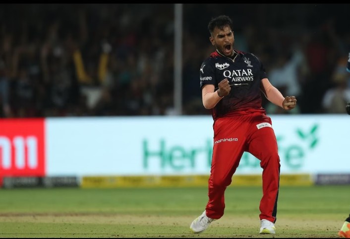 "मुझे इस बारे में नहीं पता था.. , दिल्ली के तीन विकेट चटकाने वाले गेंदबाज विजय ने बताया कैसे कप्तान ने आउट करने में की उनकी मदद