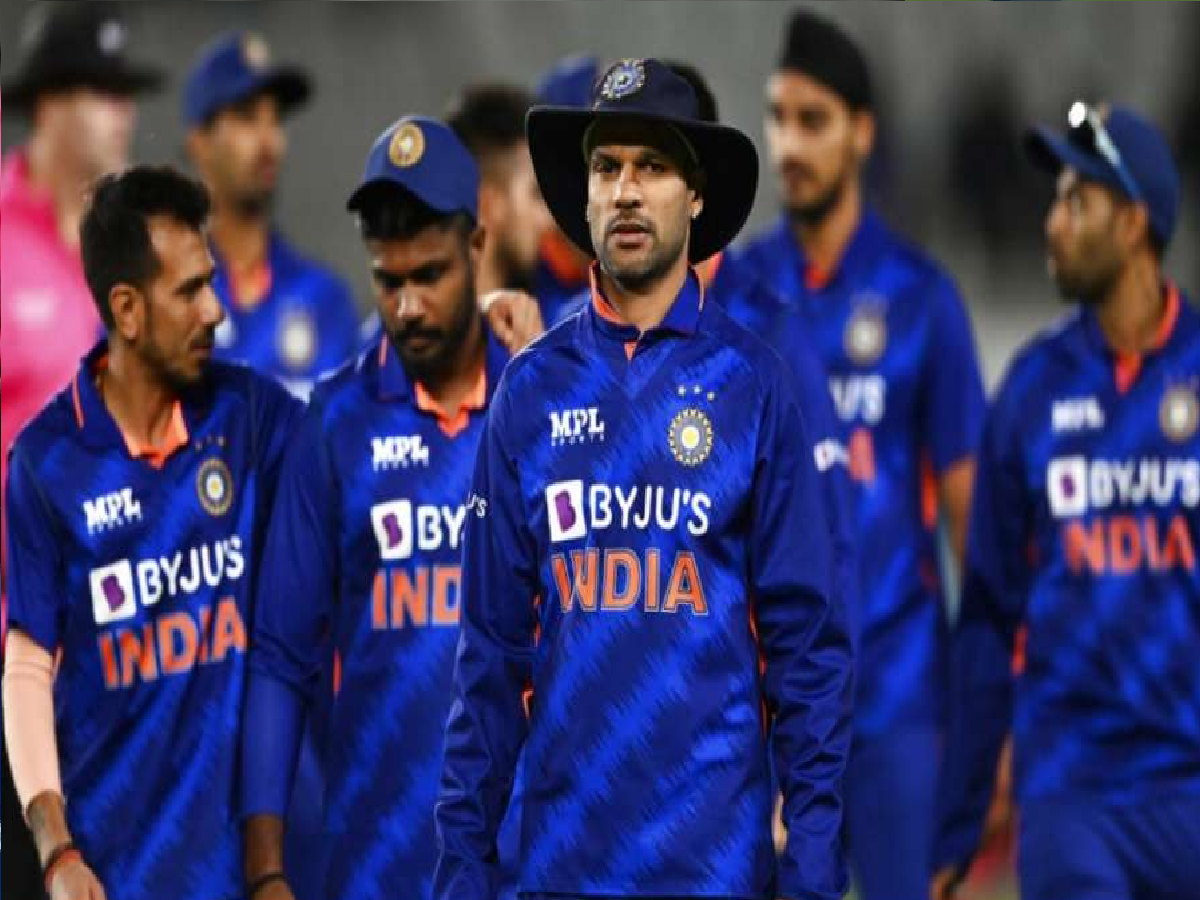लगातार गिरते प्रदर्शन के कारण यह तीन खिलाड़ी हुए टीम से बाहर, अब Team India में वापसी होना नामुमकिन