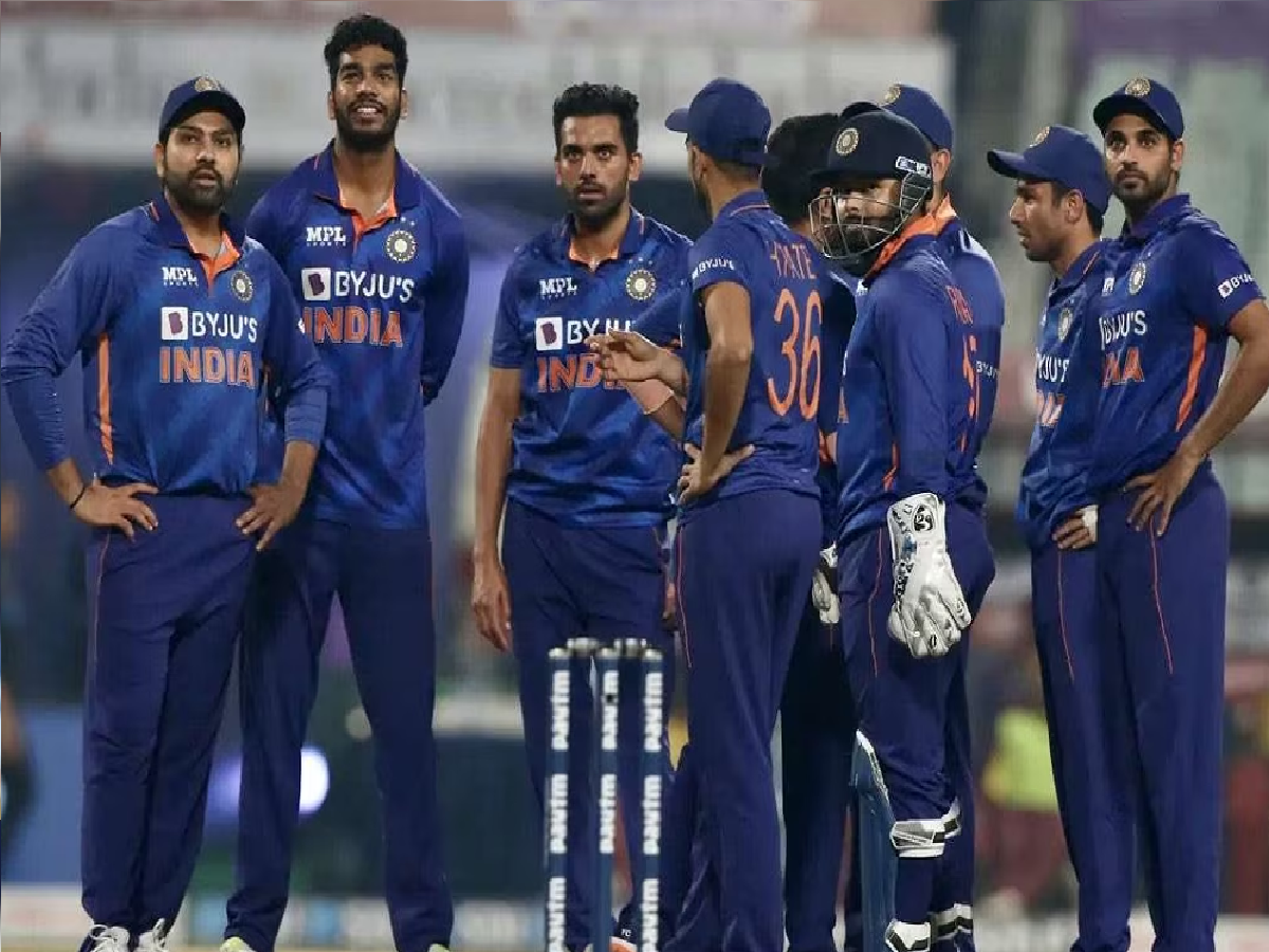 IND vs WI : वेस्टइंडीज दौरे से पहले भारतीय टीम के लिए आई बुरी खबर, रिंकू सिंह से टकराकर यह तूफानी गेंदबाज हुआ चोटिल